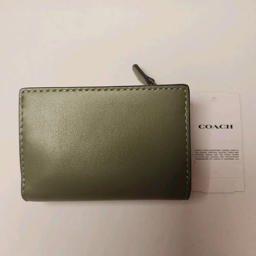 COACH’s LTH TNL HW MCRO WLLT 11001752US25 QB/MILITARY GREEN CP260 QBMGR